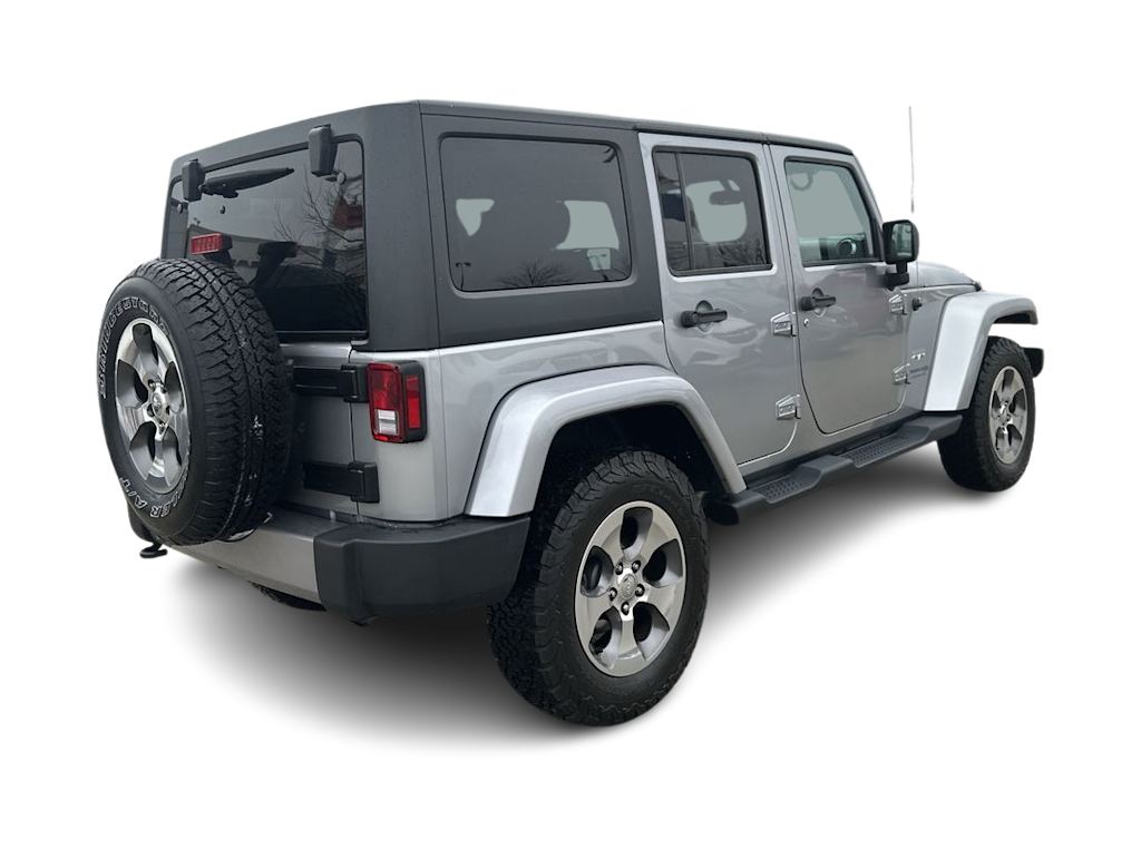 2018 Jeep Wrangler Unlimited Sahara 15