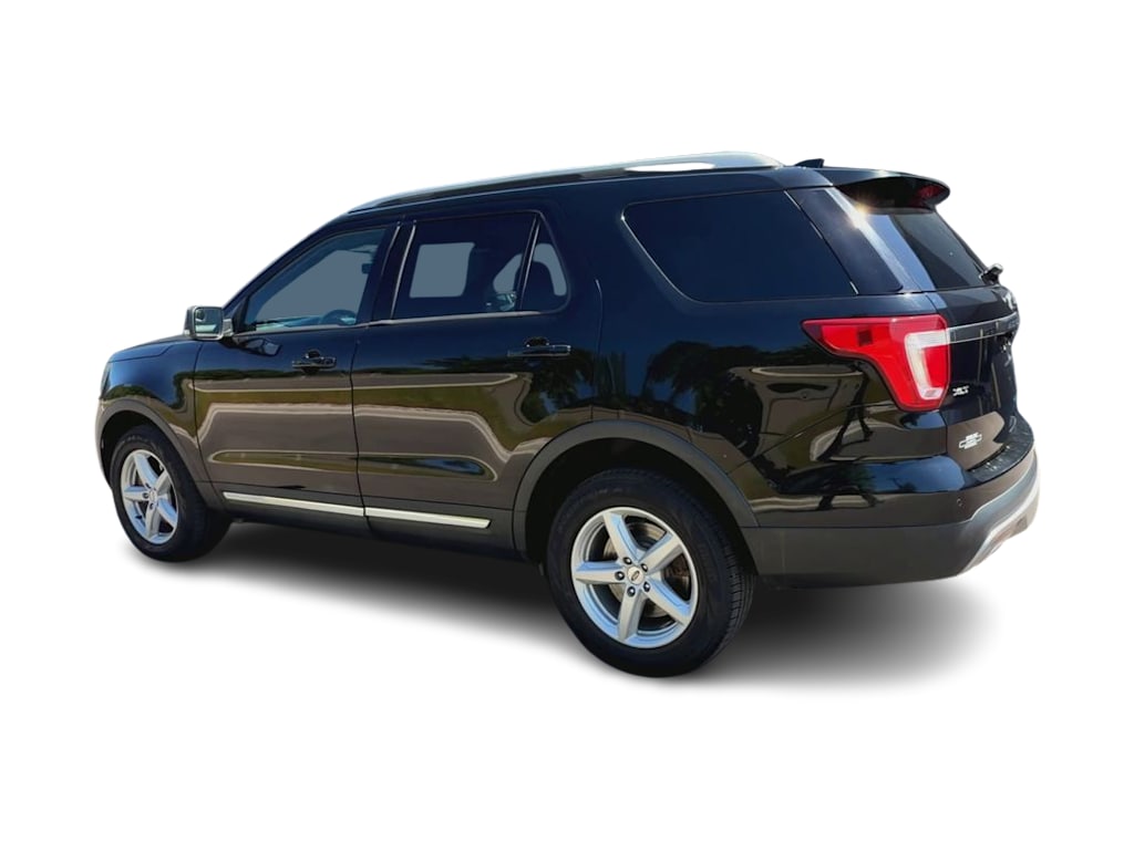 Thumbnail: 2016 Ford Explorer - 4