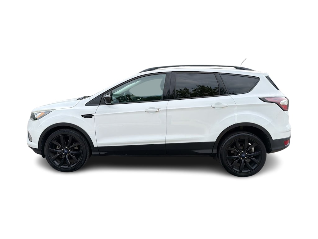 Thumbnail: 2017 Ford Escape - 21