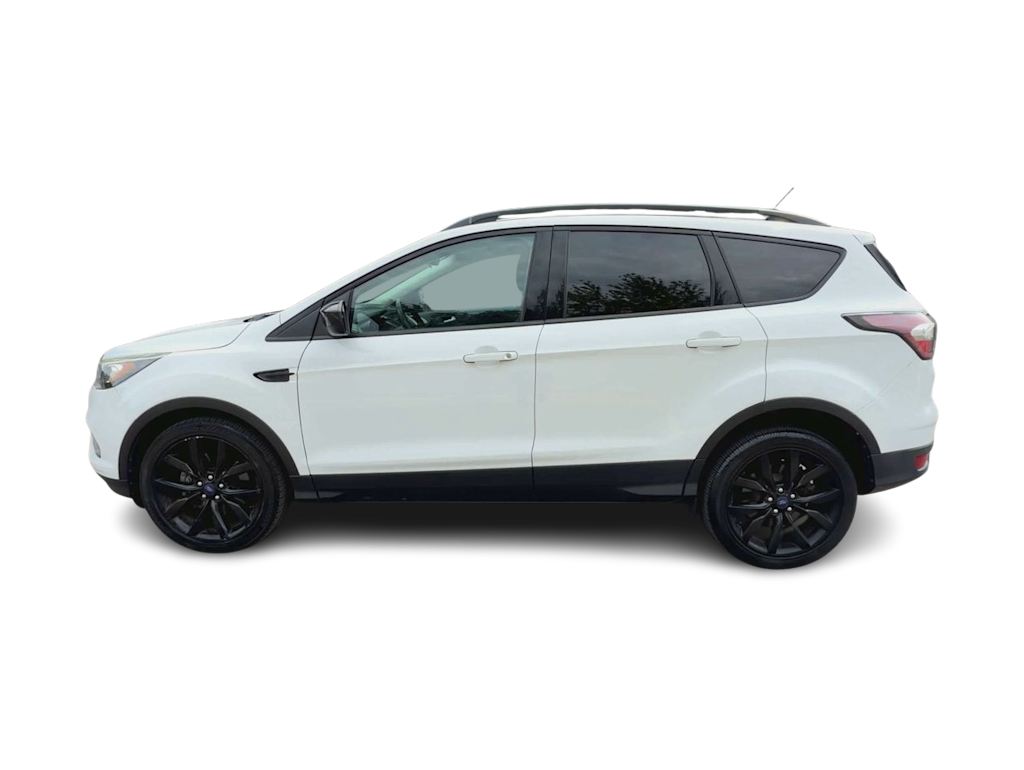Thumbnail: 2017 Ford Escape - 3