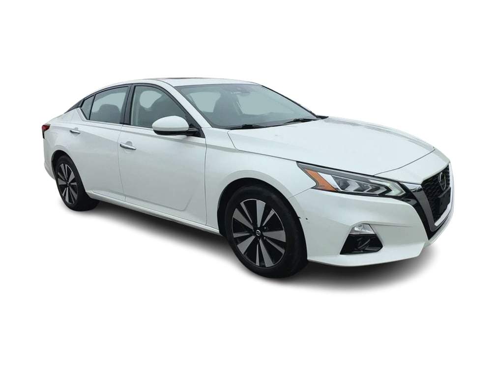 Thumbnail: 2019 Nissan Altima - 17