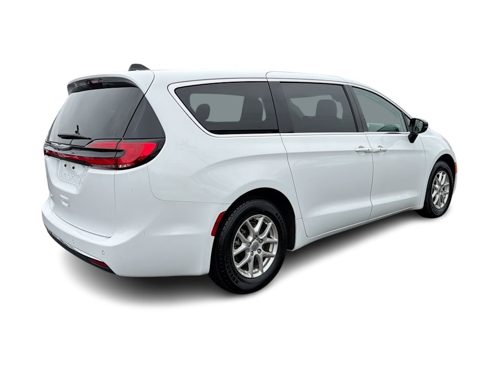 Thumbnail: 2024 Chrysler Pacifica - 23