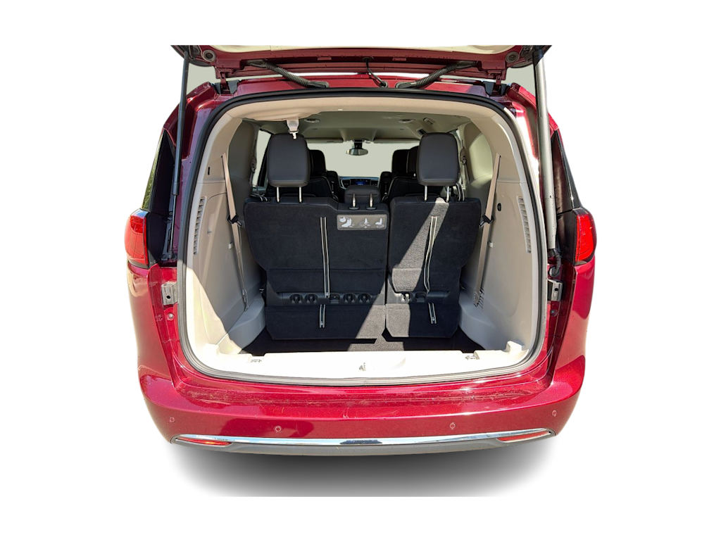 Thumbnail: 2017 Chrysler Pacifica - 15