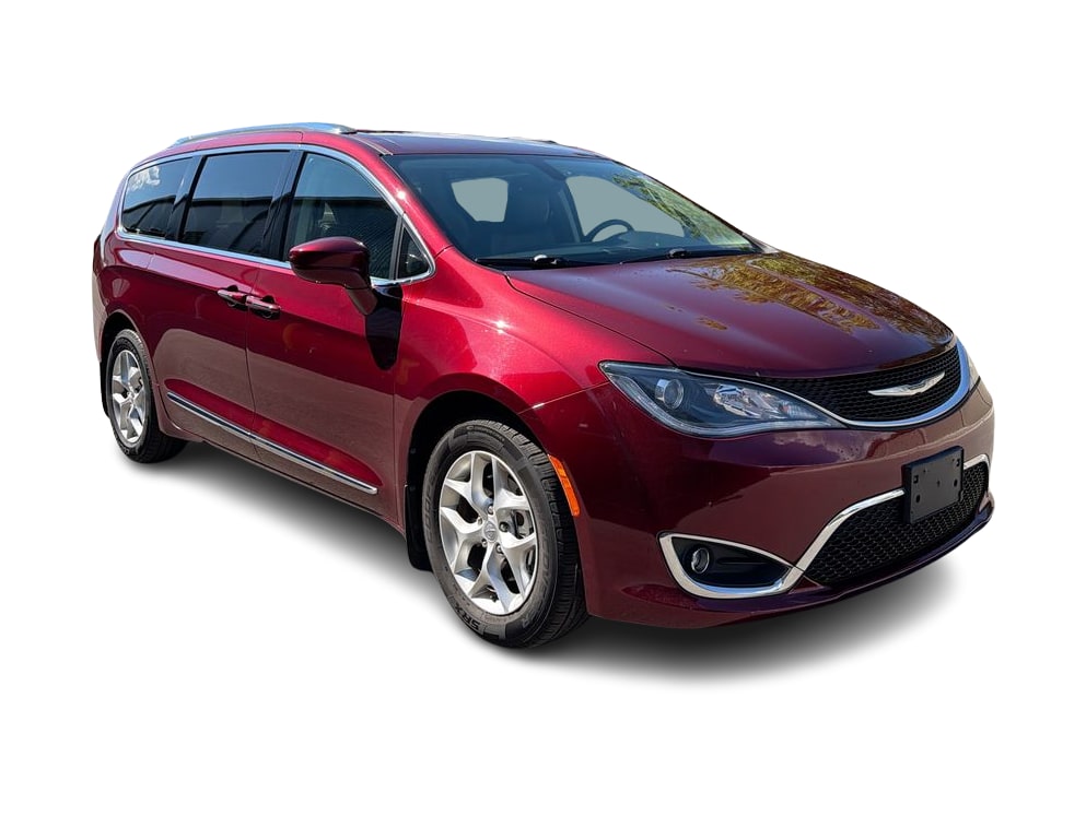 Thumbnail: 2017 Chrysler Pacifica - 26