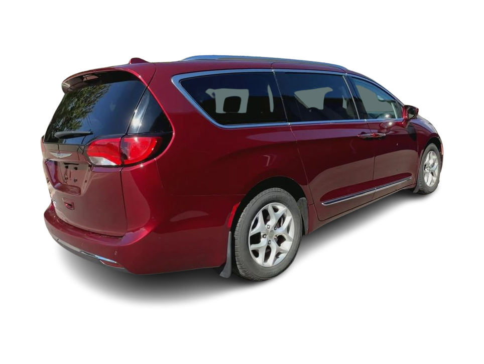 Thumbnail: 2017 Chrysler Pacifica - 19