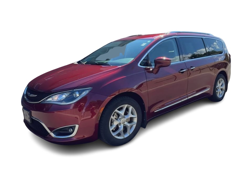 Thumbnail: 2017 Chrysler Pacifica - 18