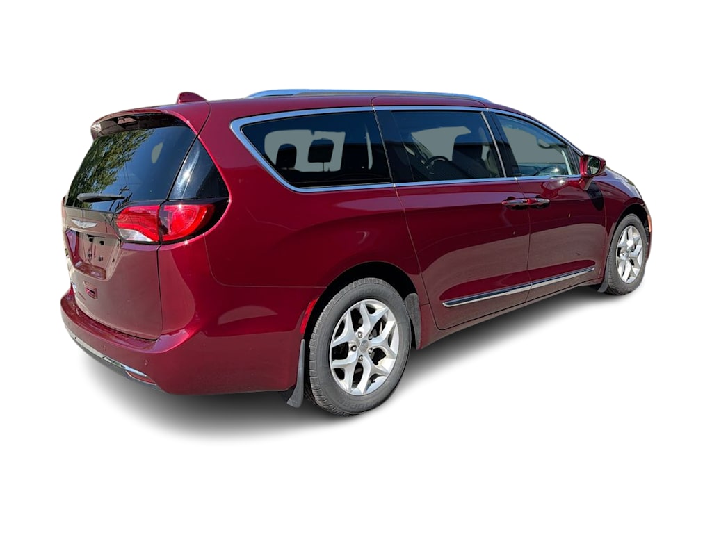 Thumbnail: 2017 Chrysler Pacifica - 24