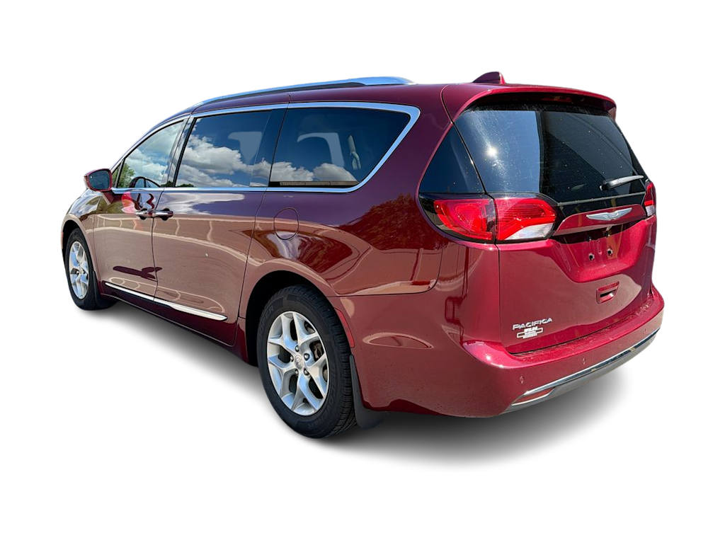 Thumbnail: 2017 Chrysler Pacifica - 22