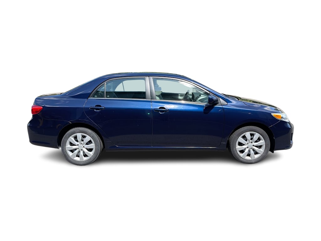 Thumbnail: 2013 Toyota Corolla - 25