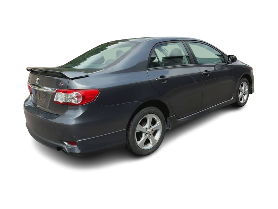Thumbnail: 2013 Toyota Corolla - 16