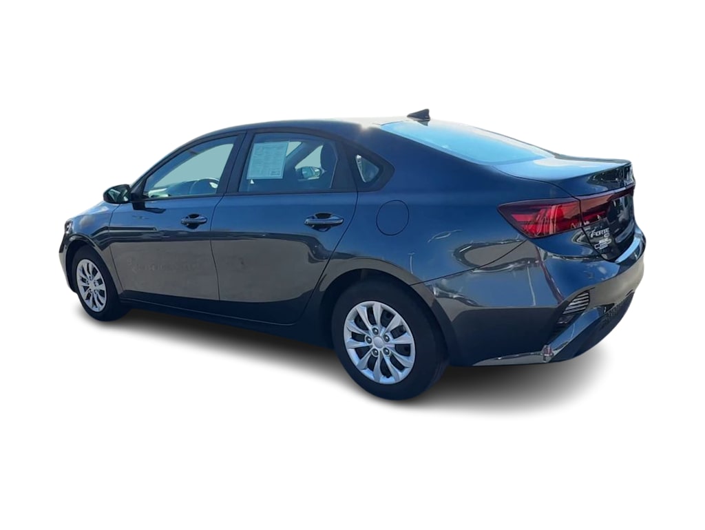 Thumbnail: 2022 Kia Forte - 4