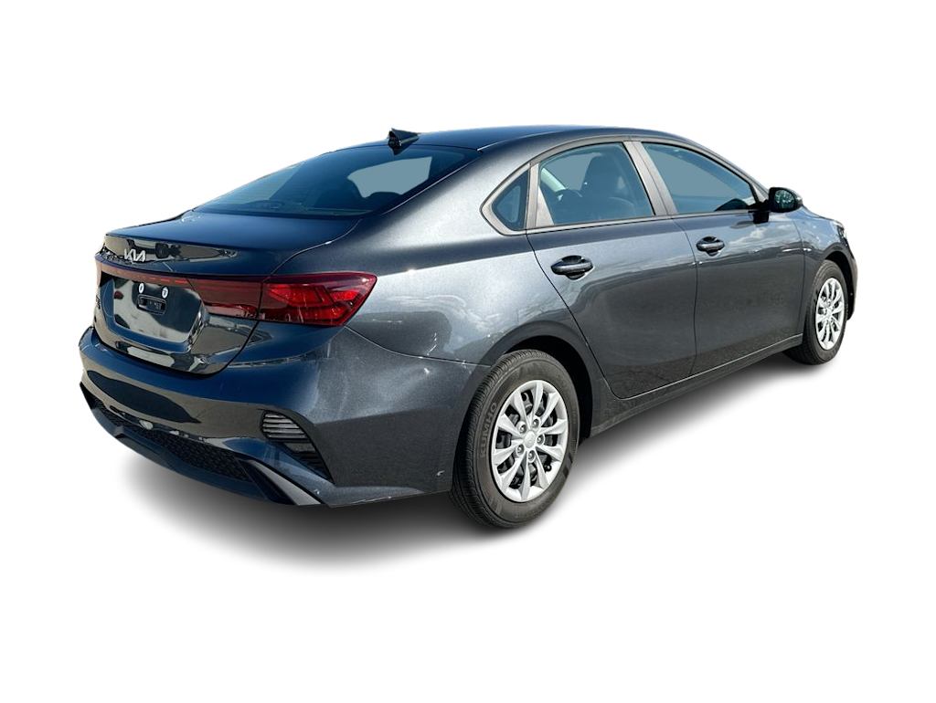 Thumbnail: 2022 Kia Forte - 24