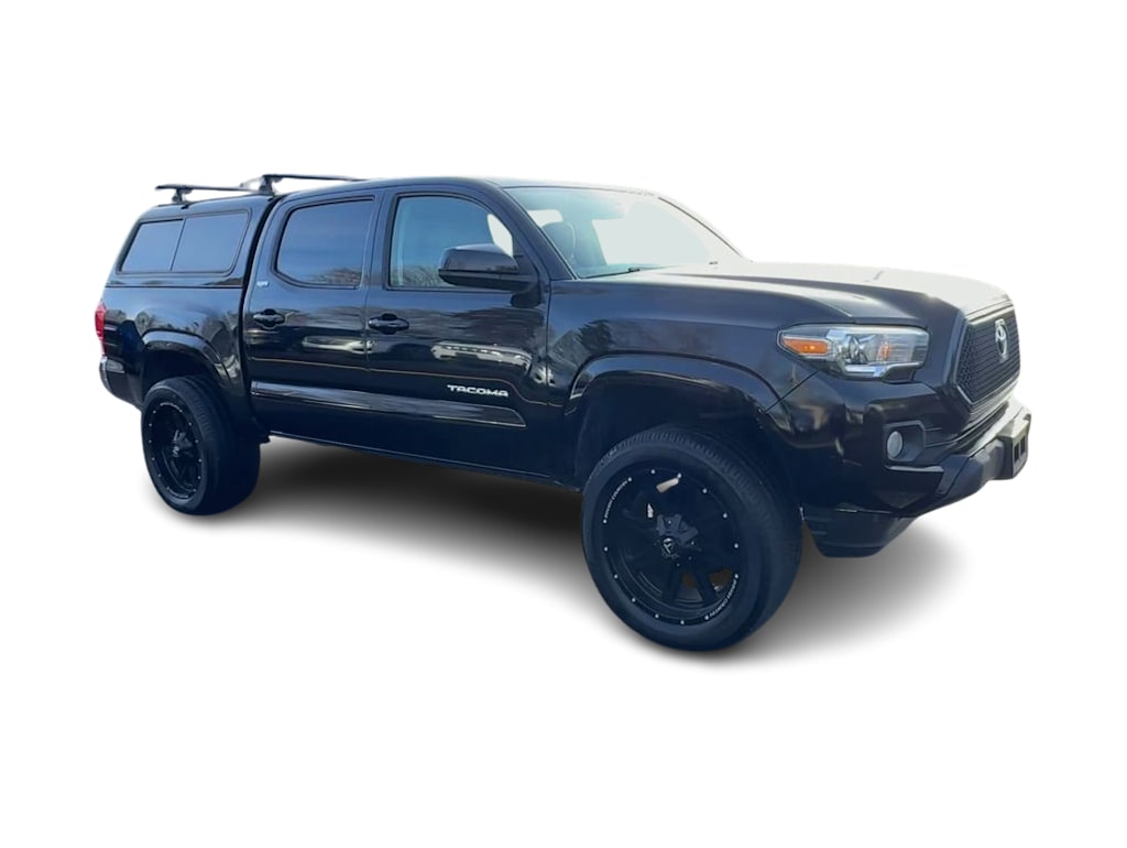 Thumbnail: 2016 Toyota Tacoma - 17