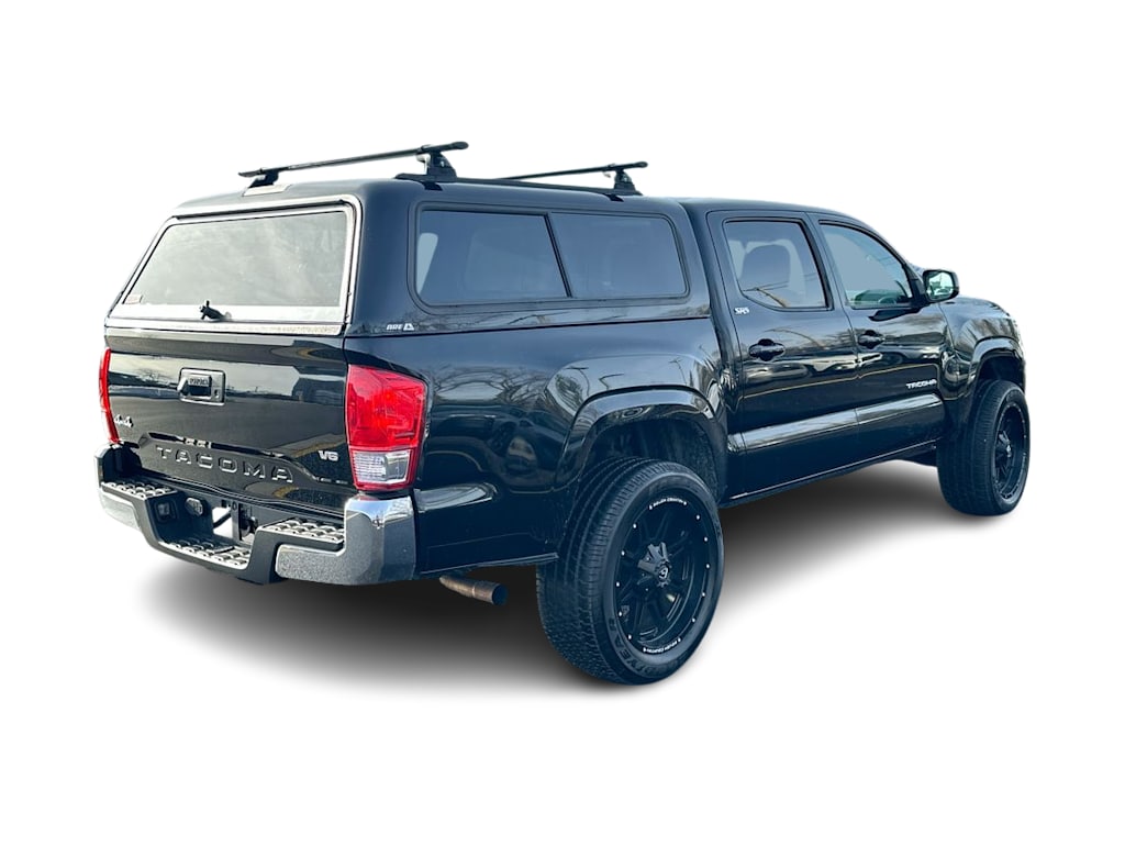 Thumbnail: 2016 Toyota Tacoma - 24