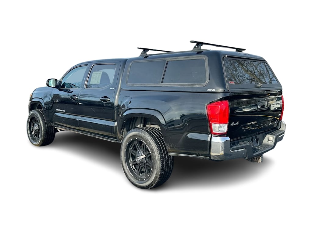 Thumbnail: 2016 Toyota Tacoma - 22