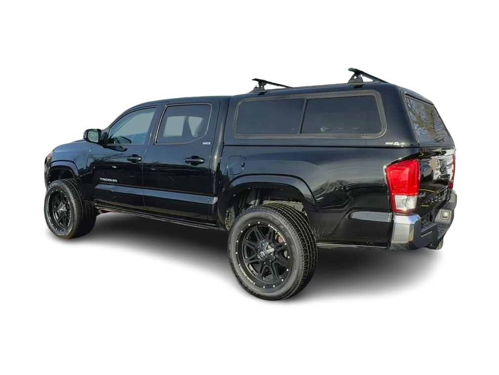 Thumbnail: 2016 Toyota Tacoma - 4