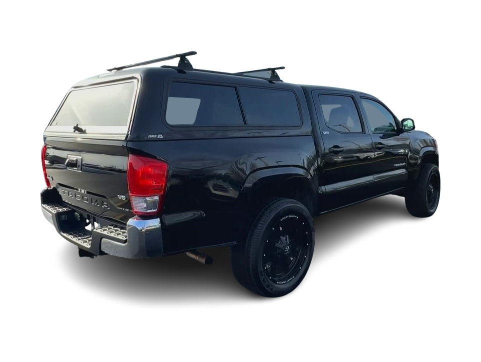 Thumbnail: 2016 Toyota Tacoma - 18