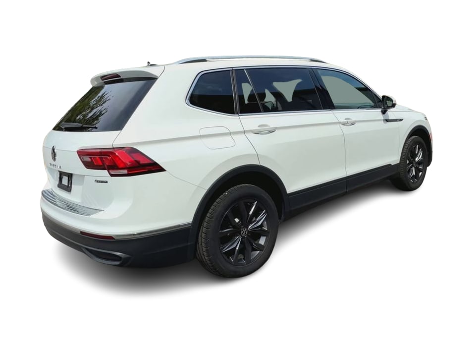 Thumbnail: 2022 Volkswagen Tiguan - 18
