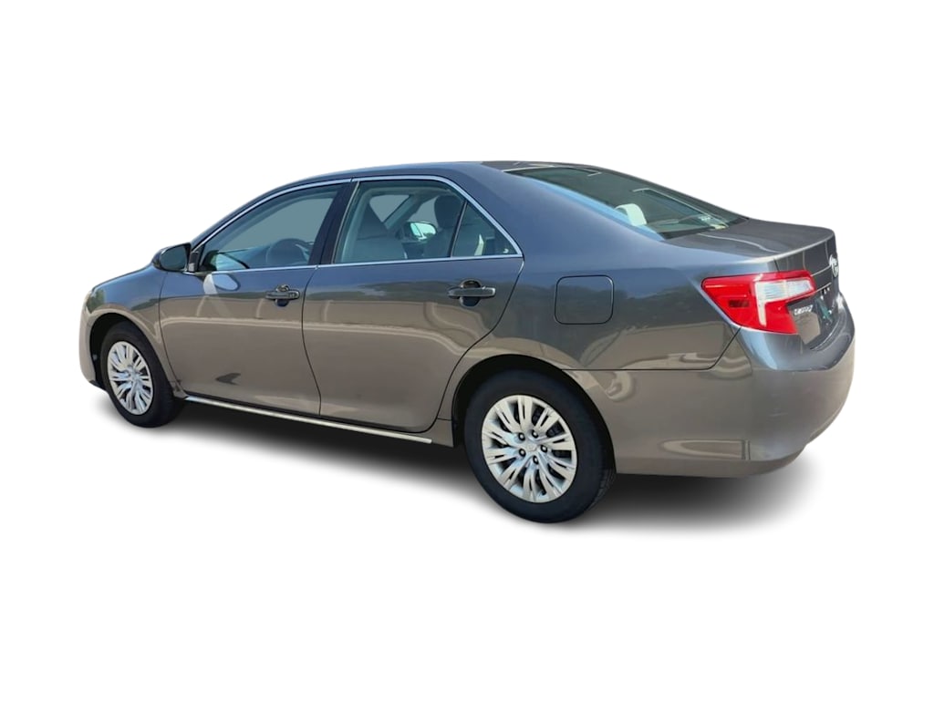 Thumbnail: 2014 Toyota Camry - 18