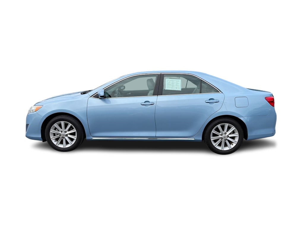 Thumbnail: 2013 Toyota Camry - 21