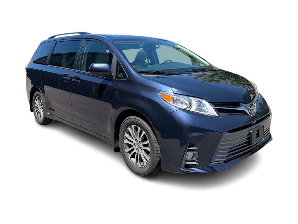 Thumbnail: 2018 Toyota Sienna - 25