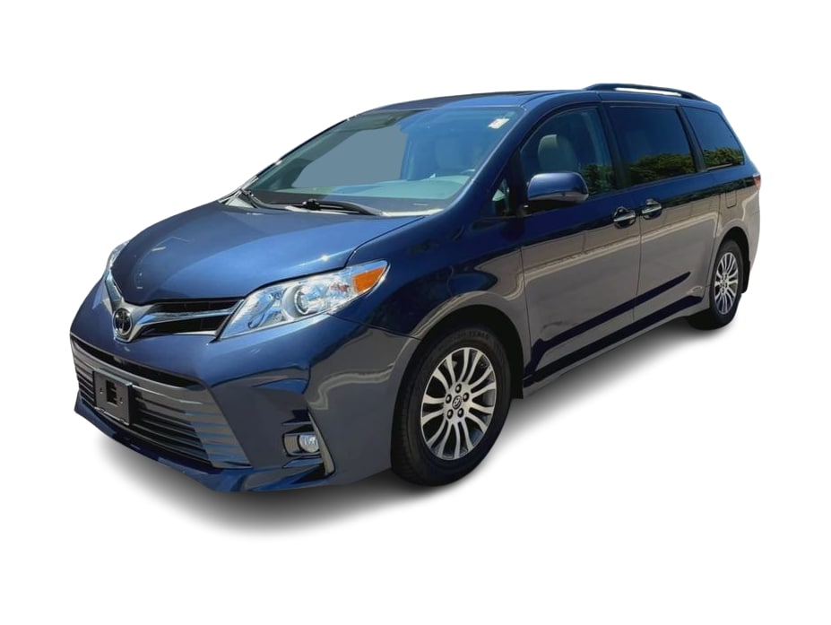 Thumbnail: 2018 Toyota Sienna - 17