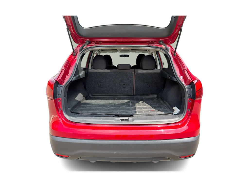 Thumbnail: 2018 Nissan Rogue Sport - 16