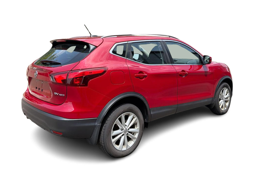 Thumbnail: 2018 Nissan Rogue Sport - 17