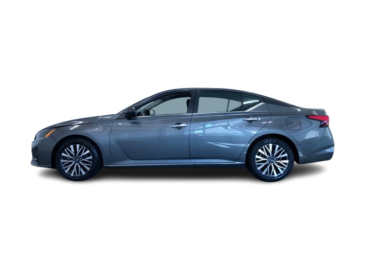 Thumbnail: 2025 Nissan Altima - 23