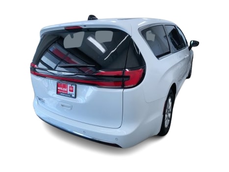Thumbnail: 2024 Chrysler Pacifica - 22