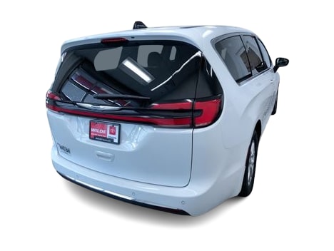 Thumbnail: 2024 Chrysler Pacifica - 22