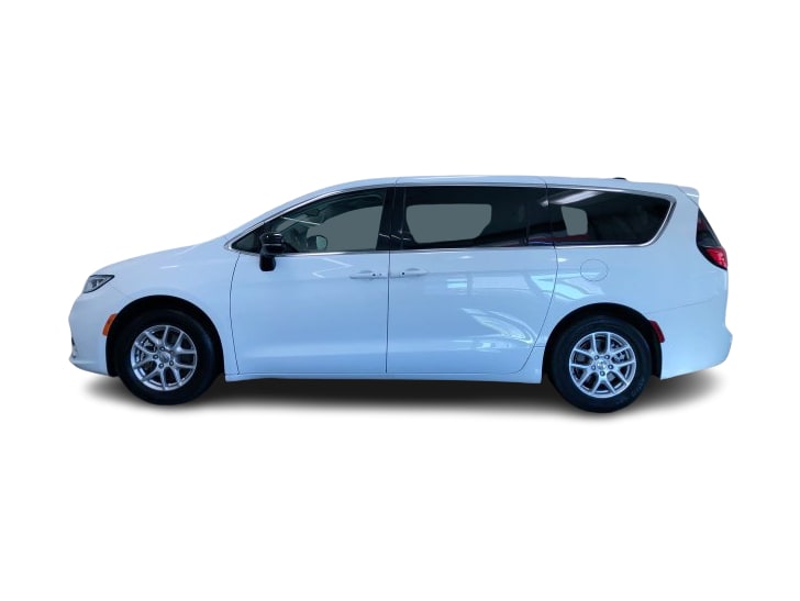 Thumbnail: 2024 Chrysler Pacifica - 22