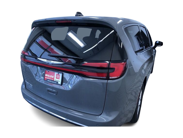 Thumbnail: 2025 Chrysler Pacifica - 32