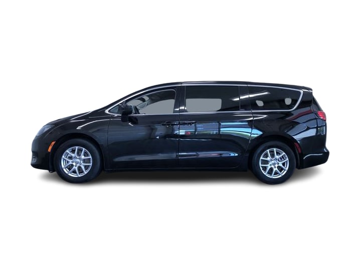 Thumbnail: 2024 Chrysler Voyager - 23