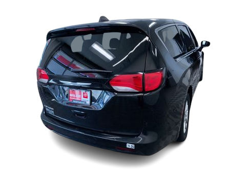 Thumbnail: 2024 Chrysler Voyager - 22