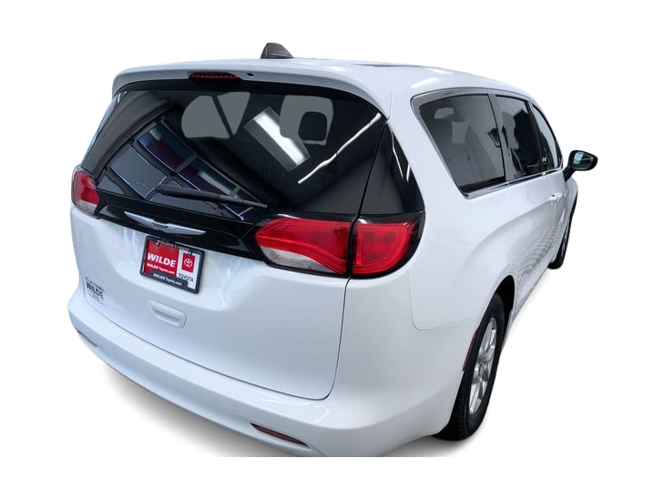 Thumbnail: 2024 Chrysler Voyager - 36