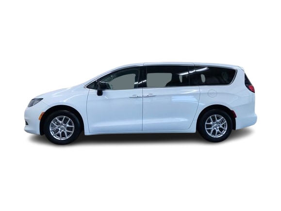 Thumbnail: 2024 Chrysler Voyager - 3