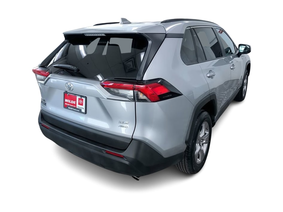 2024 Toyota RAV4 XLE 24