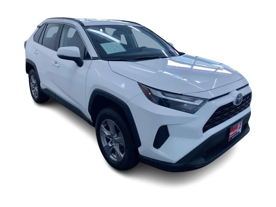 2024 Toyota RAV4 XLE 19