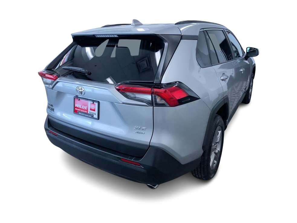 2024 Toyota RAV4 XLE 24