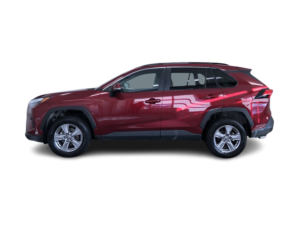 2023 Toyota RAV4 XLE 23