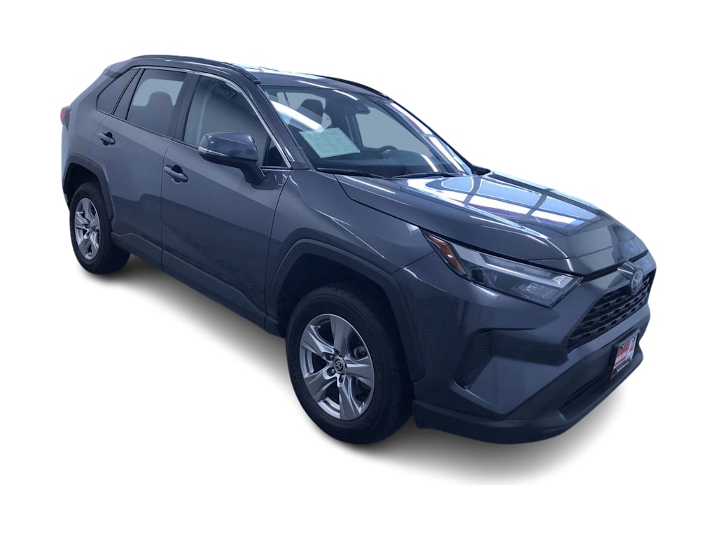 2024 Toyota RAV4 XLE 38