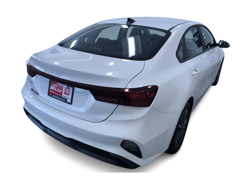 2024 Kia Forte LXS 33