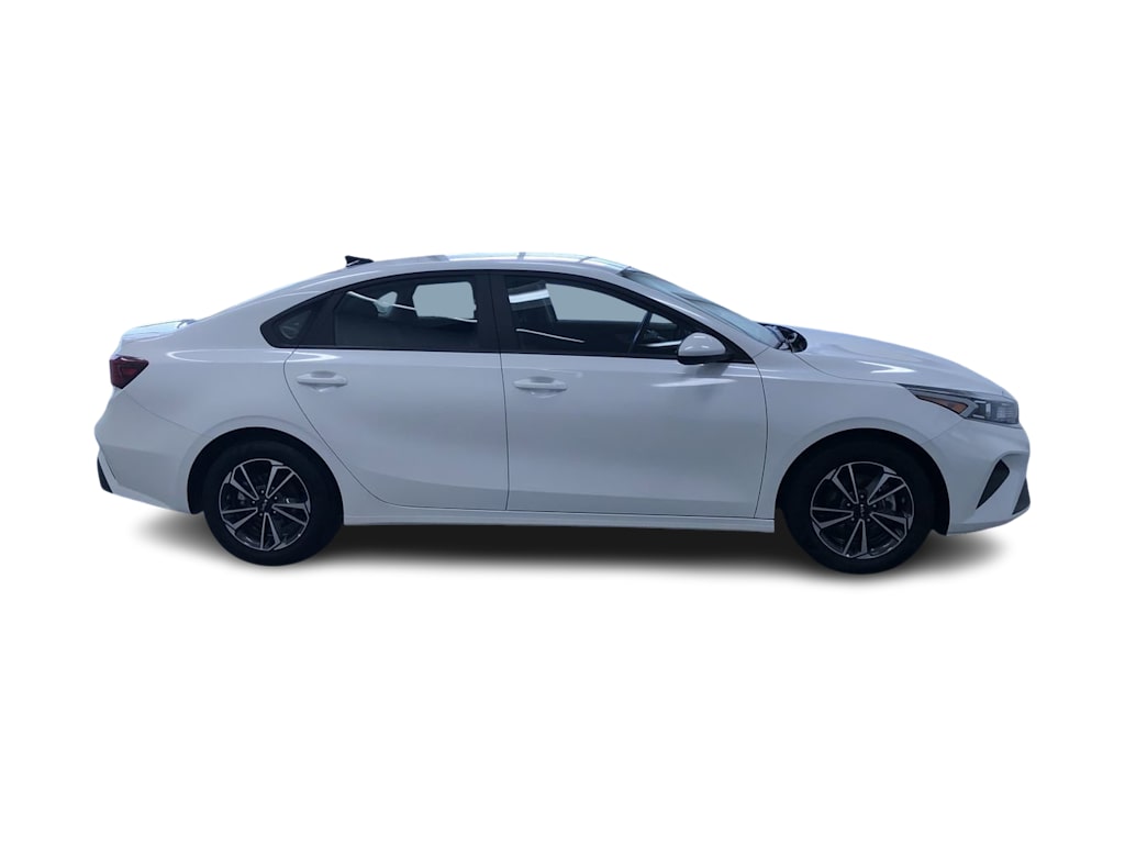 2024 Kia Forte LXS 34