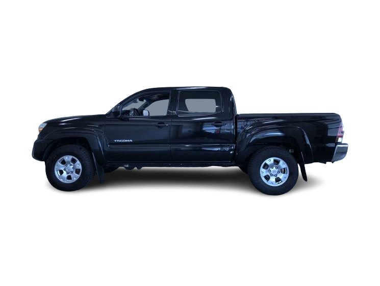 Thumbnail: 2015 Toyota Tacoma - 3