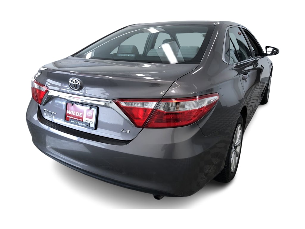 2017 Toyota Camry LE 19