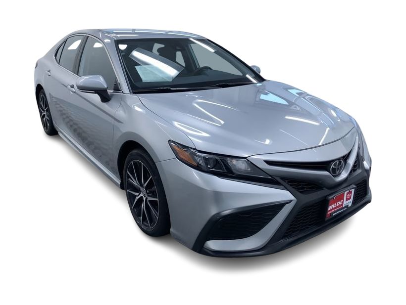 2022 Toyota Camry SE 19