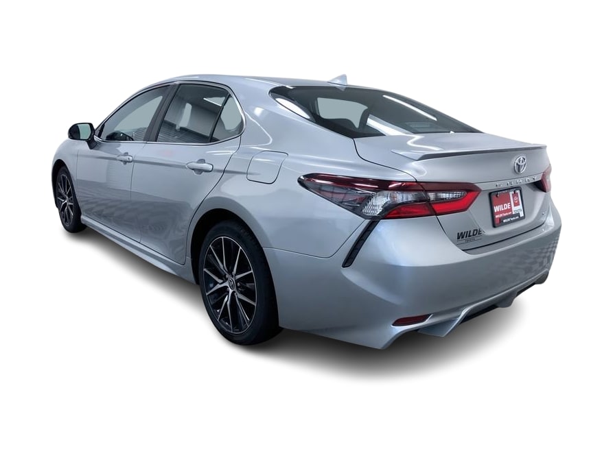 2022 Toyota Camry SE 4