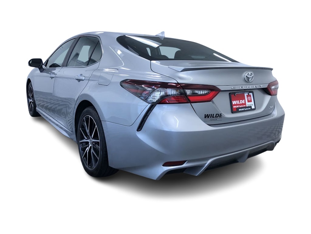 2024 Toyota Camry SE 24