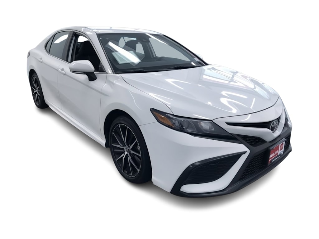 2024 Toyota Camry SE 18